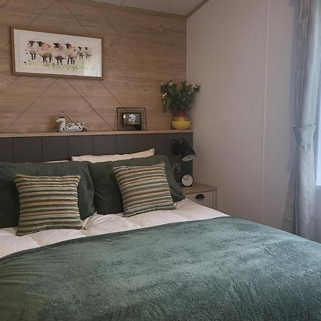 Honeycomb Lodge - Holiday Home 5 Min From แพดสโตว์ ภายนอก รูปภาพ